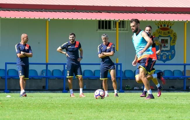 Entrenamiento UD Las Palmas en Barranco Seco ...