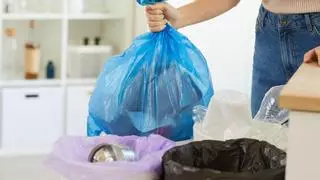 Es oficial: el vecino que provoca malos olores o contaminación puede perder su vivienda hasta 3 años en España