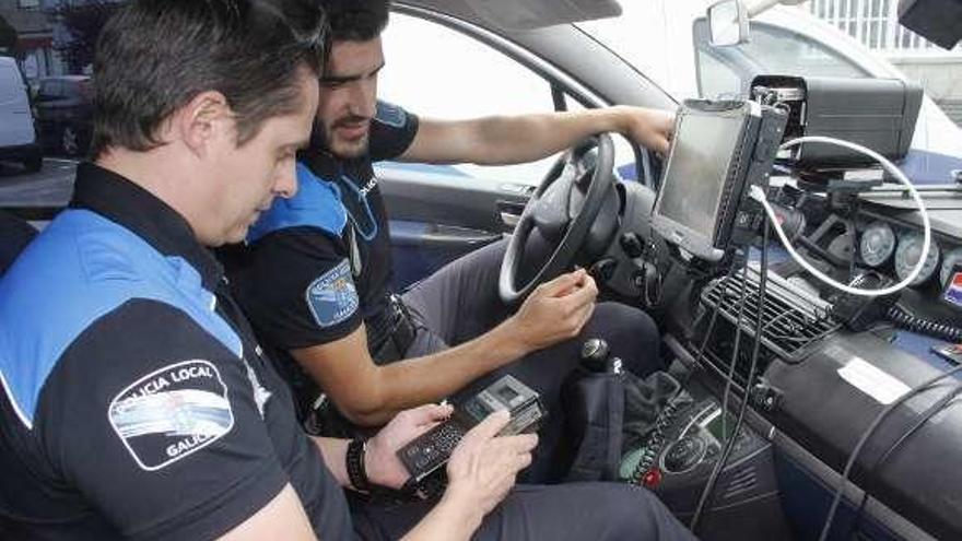 La Policía de Bueu dispone desde esta semana del radar. // S.Álvarez