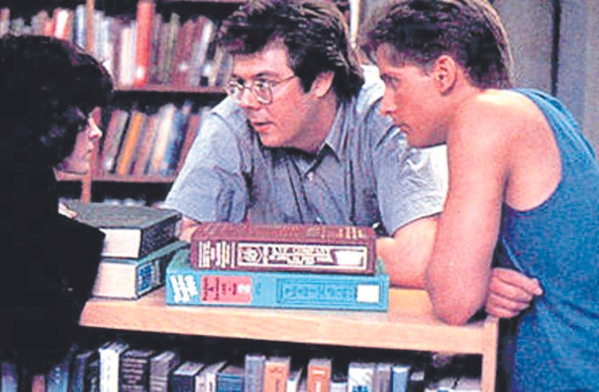 John Hughes, con dos de los protagonistas de «The Breakfast Club», en el rodaje