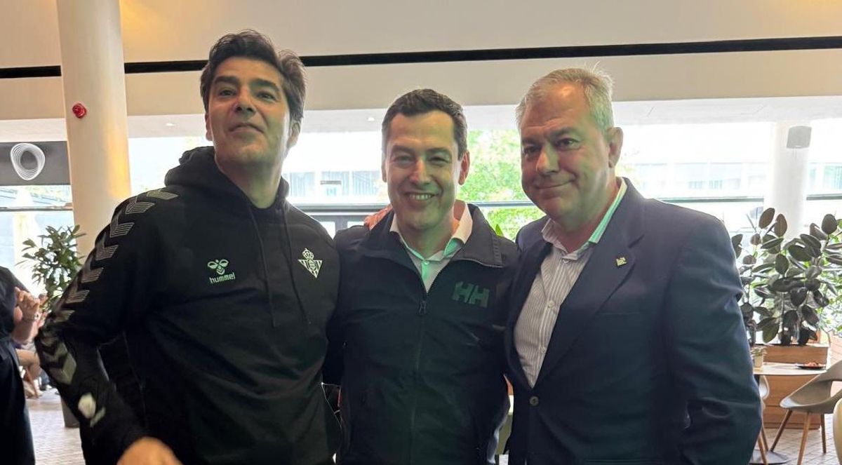 Ángel Haro, Juanma Moreno y José Luis Sanz.