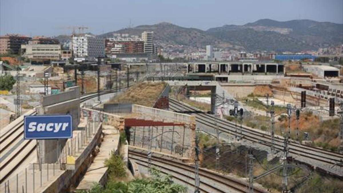 PARADAS Las obras de La Sagrera, a finales del pasado mes de julio.