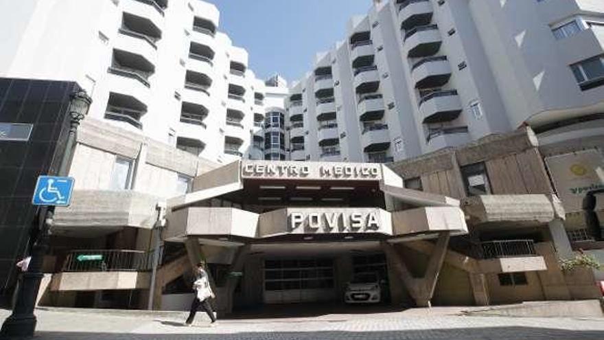 Fachada del hospital privado Povisa, en la calle Salamanca. // Grobas