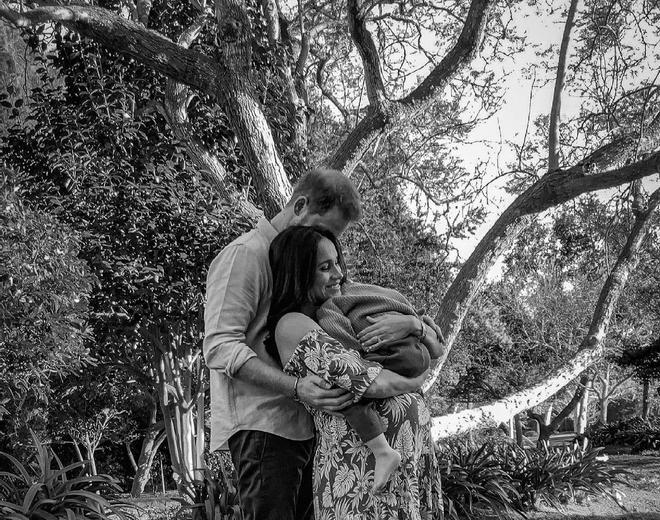 La nueva foto viral del príncipe Harry y Meghan Markle, embarazada y con el pequeño Archie en brazos