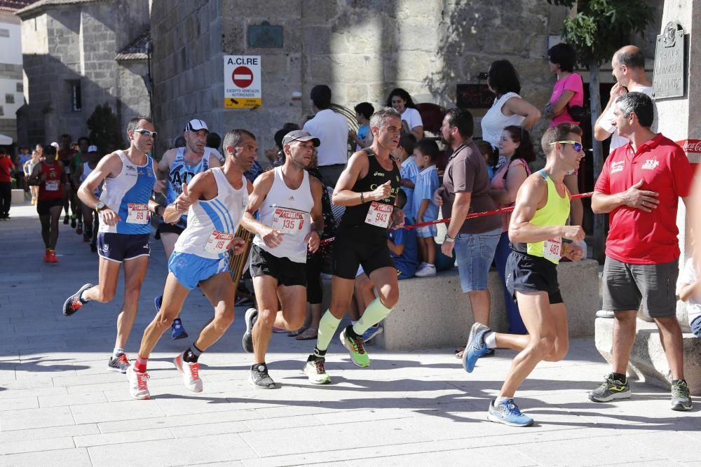 Más de 1.800 corredores participaron en la mañana del sábado en la prueba Andar e Correr, con un recorrido de 10 kilómetros por el Camino Portugués de Baiona.