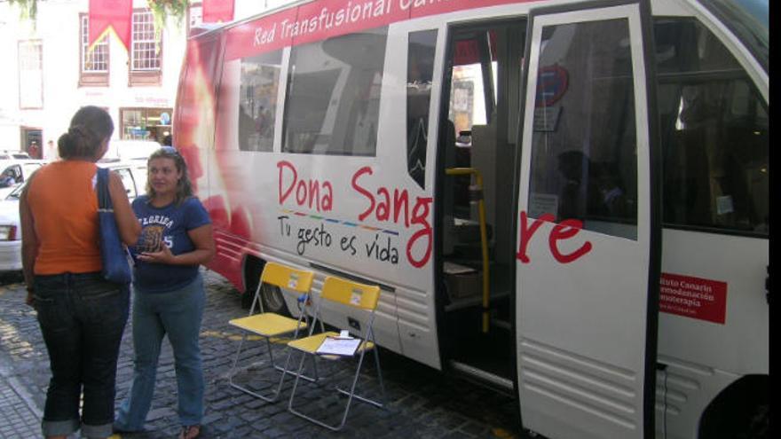 Unidad móvil del Instituto Canario de Hemodonación y Hemoterapia.