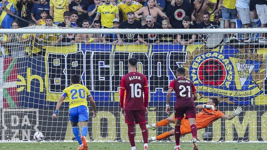 El Cádiz castiga los errores del Villarreal y remonta el partido (3-1)