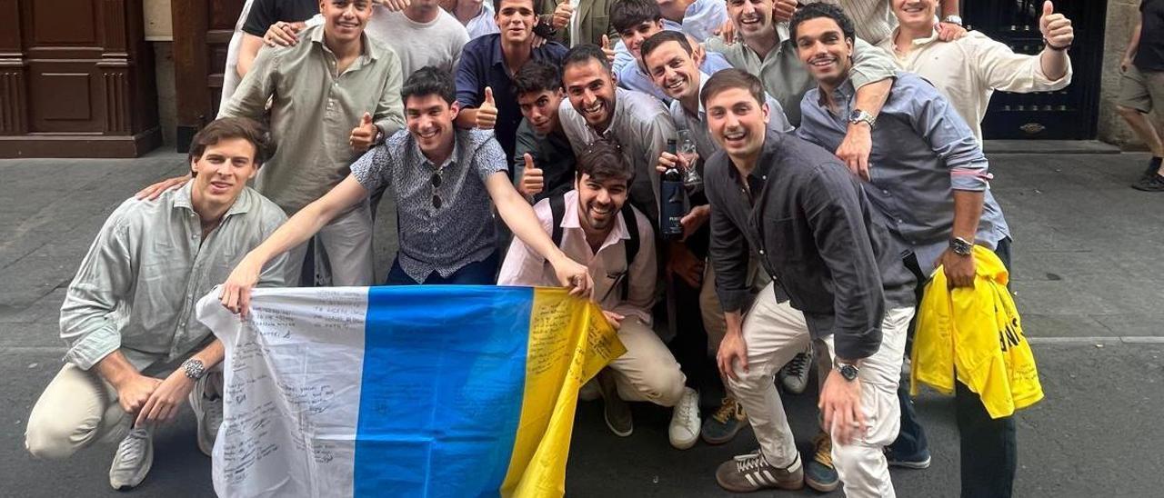 ¿Es la UD Las Palmas? ¿Es el CD Tenerife? No, es el Casa de Canarias CF, el equipo que quiere ascender a Preferente en Madrid