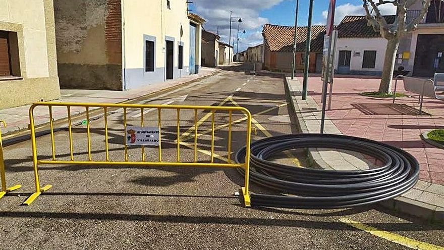 Trabajos de instalación de fibra óptica en Villaralbo. | A. V.