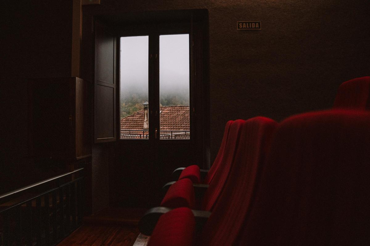 Detalle de la sala de proyecciones del cine de Isaba, el único existente en el Pirineo.