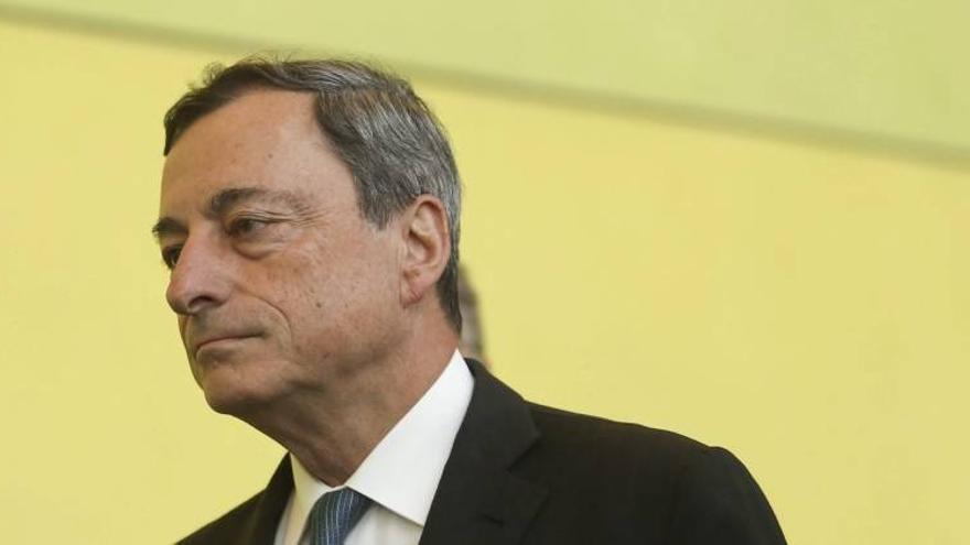 Draghi alerta de que la recuperación &quot;pierde impulso&quot; en la eurozona