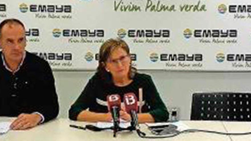 La gerente de Emaya, Imma Mayol, junto a Carlos Nadal.