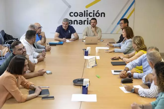 CC nombra a la comisión negociadora para los pactos en Canarias