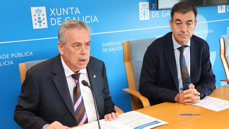 Antonio Gómez Caamaño y Román Rodríguez, durante su comparecencia en Santiago.