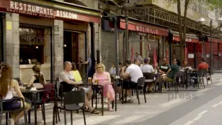 El paro baja en 1.357 personas en julio, hasta los 2,4 millones