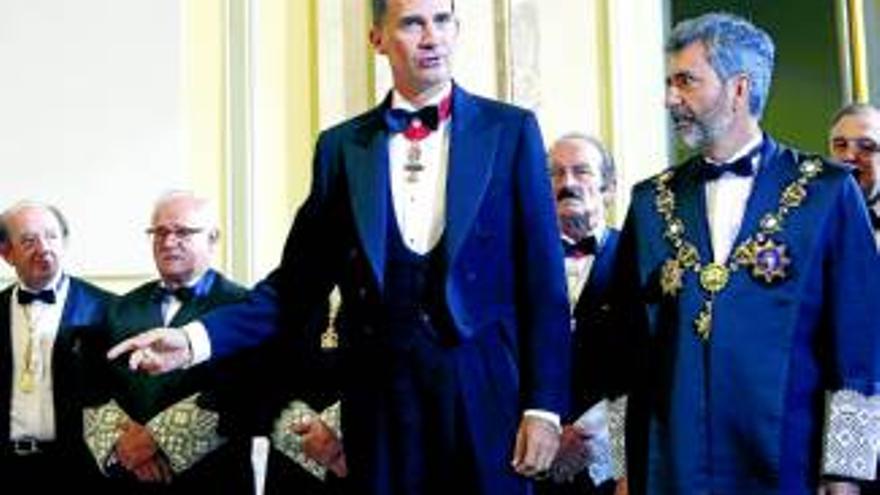 El presidente del CGPJ tacha el plan de Mas de espejismo