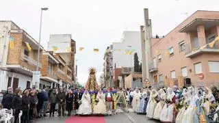 Bétera celebra la ofrenda de flores a la Mare de Déu y despide las Fallas de 2025