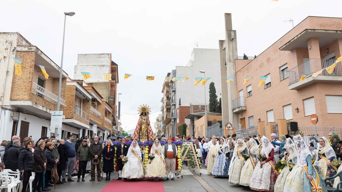 Bétera celebra la ofrenda a la Mare de Déu
