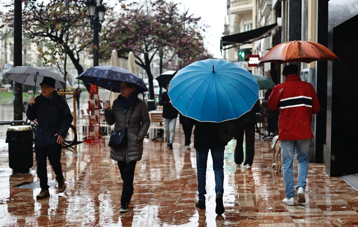 El tiempo en Valencia hoy: lluvia y barro en el inicio de la Semana Santa.