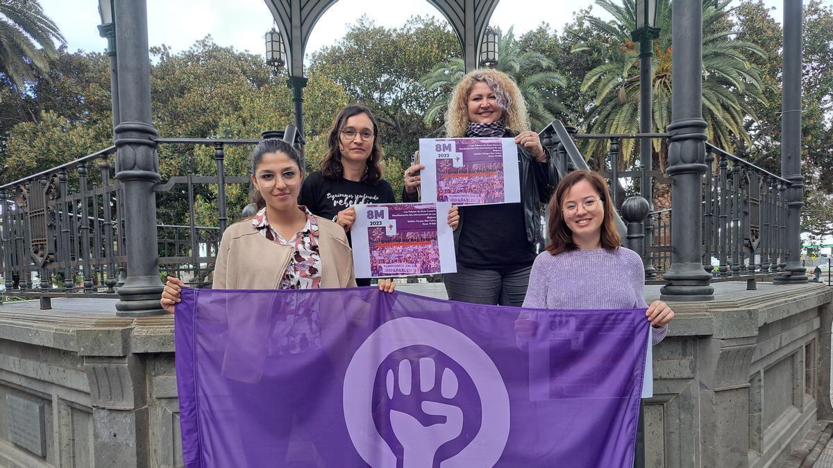 Portavoces de la Red Feminista de Gran Canaria en la presentación de la manifestación del 8-M