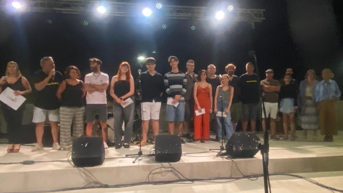 Alguns dels participants del concurs Inèdit de Llambilles.