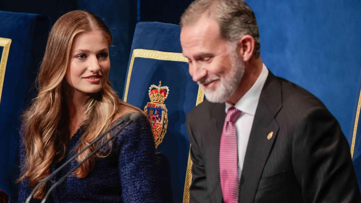 El rey Felipe VI y Leonor, antes de empezar con sus respectivos discursos