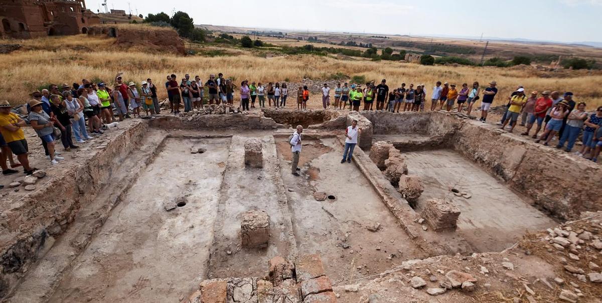 El objetivo del campus ha sido continuar con las excavaciones del edificio y analizar muestras.