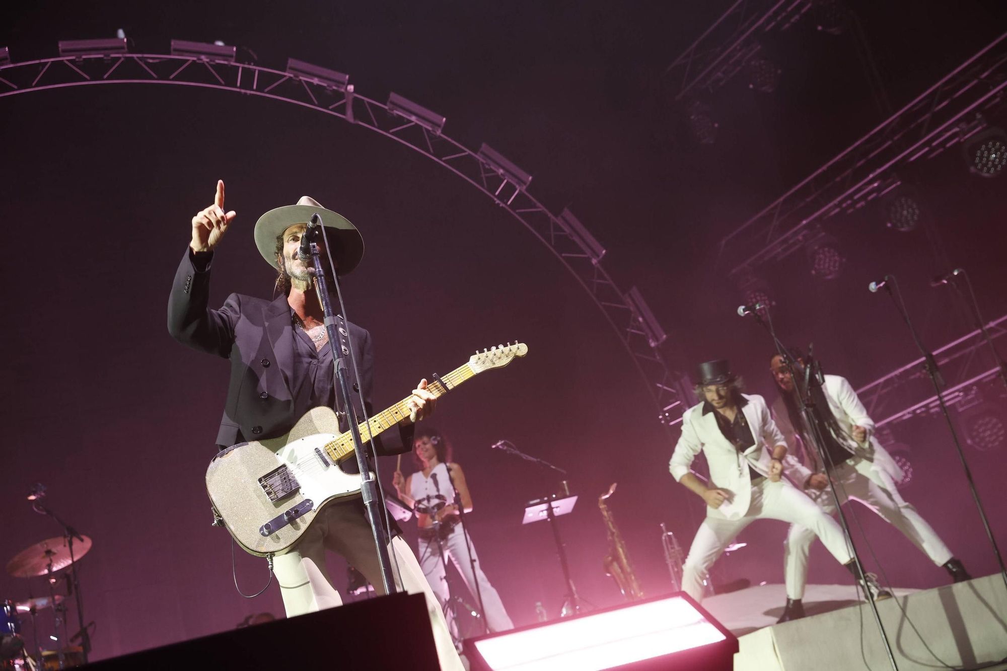 El concierto de Leiva en el Gijón Life, en imágenes