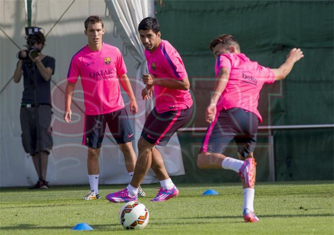 El primer entrenamiento de Luis Suárez en el Barça