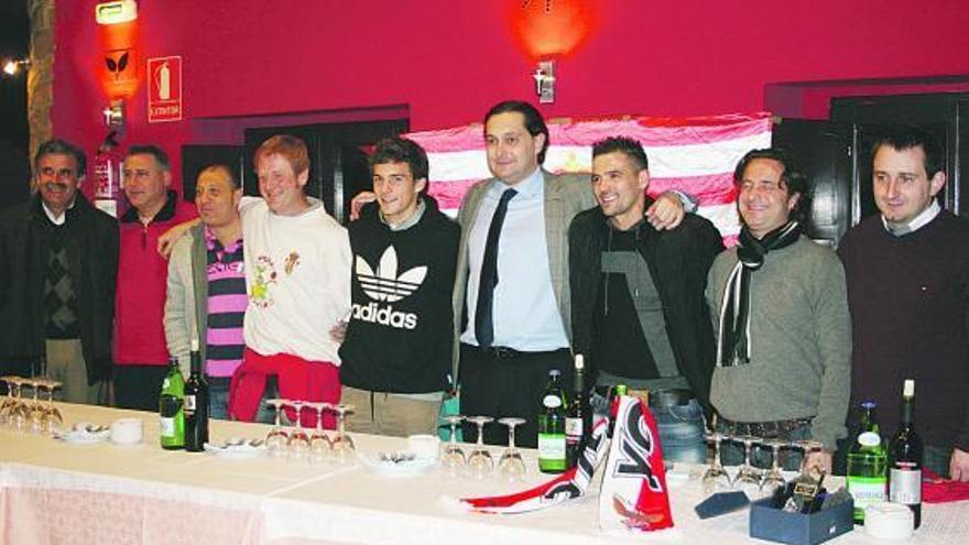 De izquierda a derecha, Acebal, Jorge, Lera, Ismael, Juan Muñiz, García Amado, Nacho Novo, Herrera y Manrique.