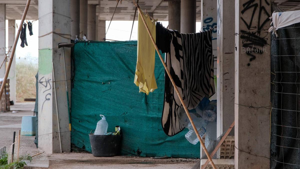 Chabolismo en Ibiza: Imagenes del desalojo de Sa Joveria Chabolismo en Ibiza: Imagenes del desalojo de Sa Joveria