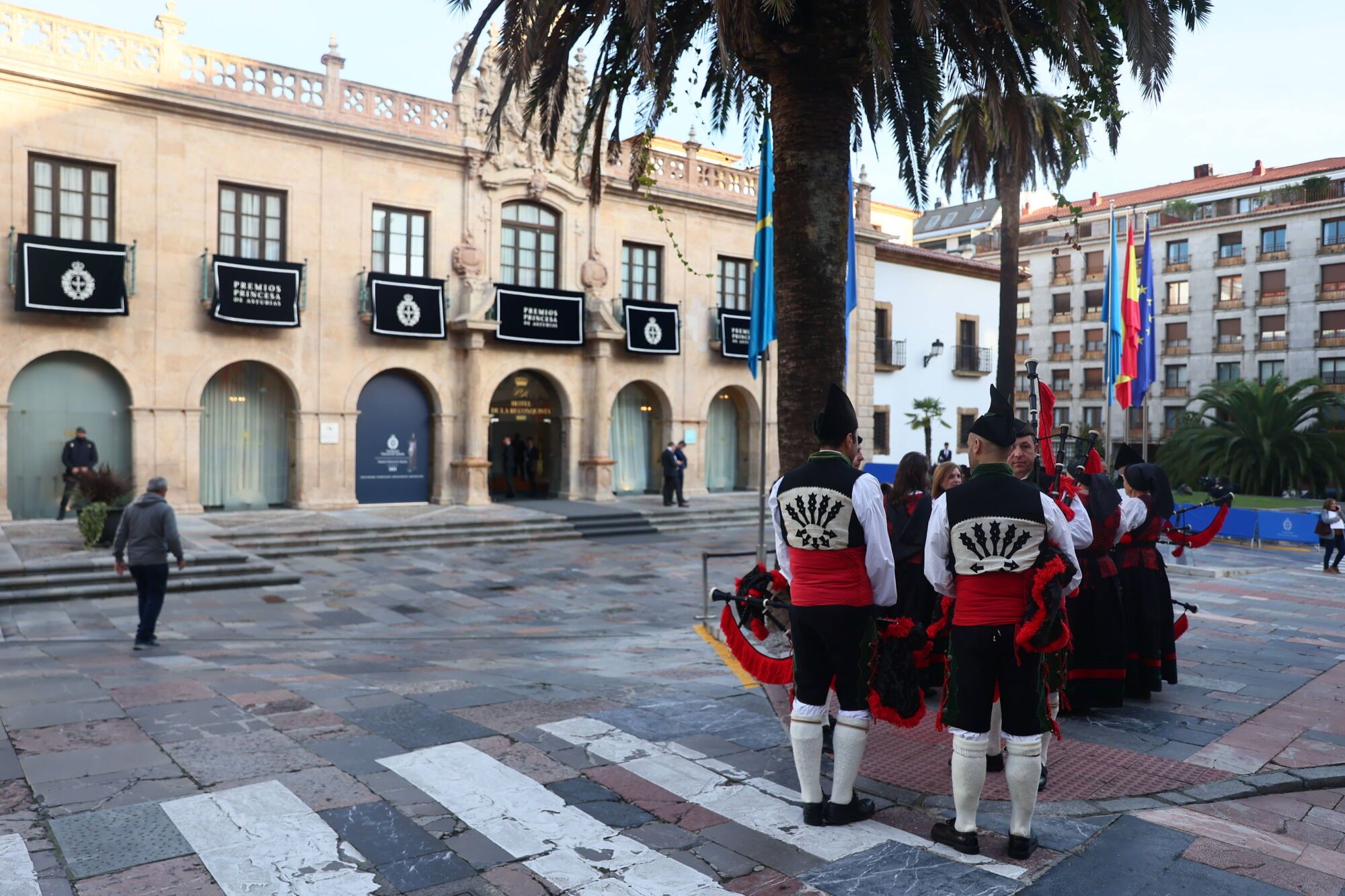 EN IMÁGENES: El hotel de la Reconquista se convierte en el epicentro de los premios "Princesa" en las horas previas a la ceremonia