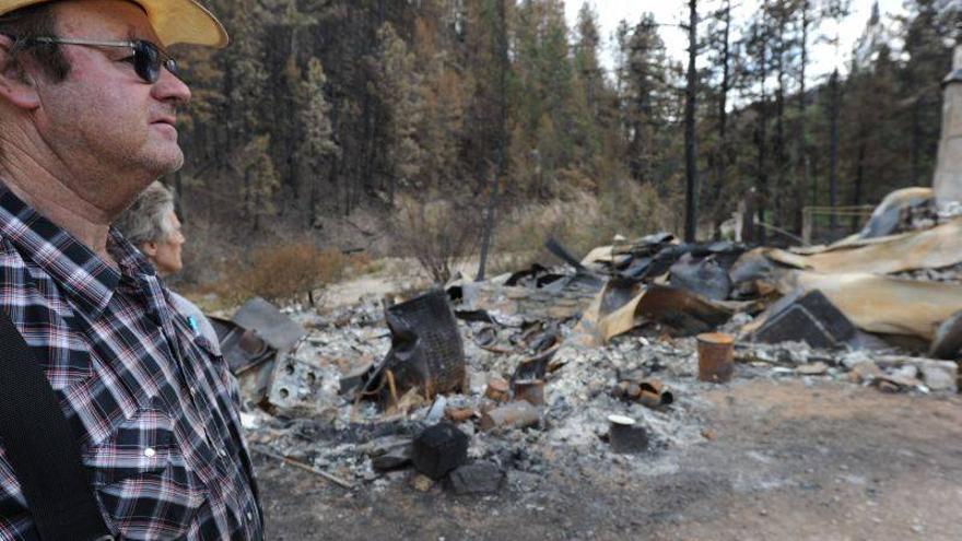 Controlado casi el 45% del devastador incendio de Colorado