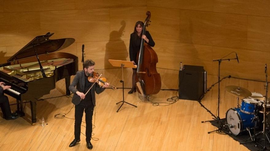 Crítica de Javier Losilla de Thomas Kretzschmar Quartet: Un violinista en el gozoso tejado del jazz