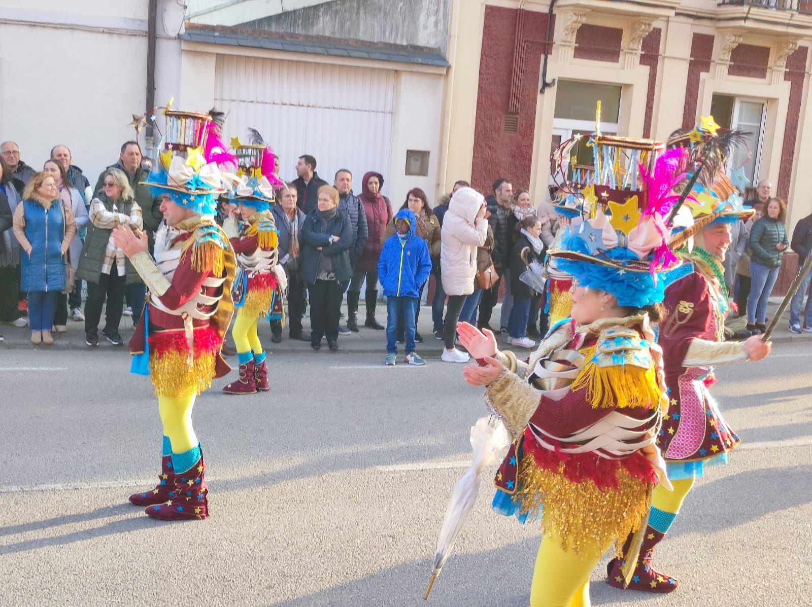 Un Carnaval muy vistoso y de alto nivel: Así fue este domingo el desfile en Tapia de Casariego