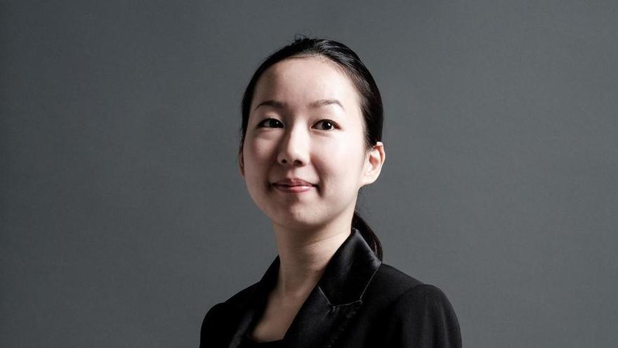 La directora Nodoka Okisawa se vuelve a poner al frente de la Oex en un concierto en Badajoz