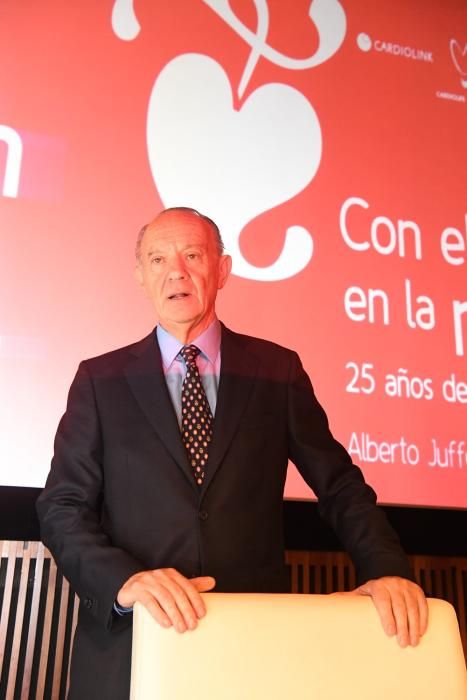 El cirujano coruñés Alberto Juffé presenta libro