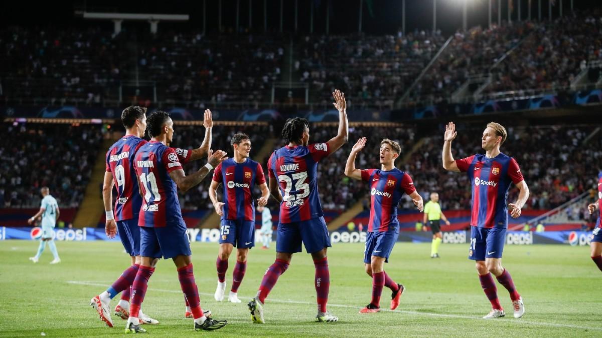 El Barça celebra uno de los cinco goles que anotó ante el Amberes en la Champions