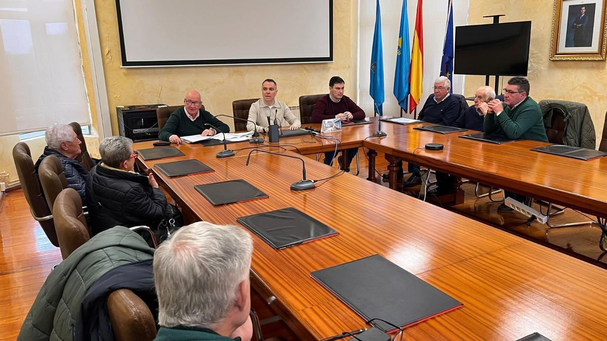 Un momento de la reunión con los vecinos.