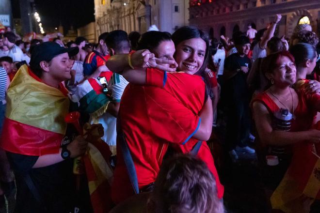 En imágenes | Zaragoza celebra la victoria frente a Francia y el pase de España a la final del Mundial