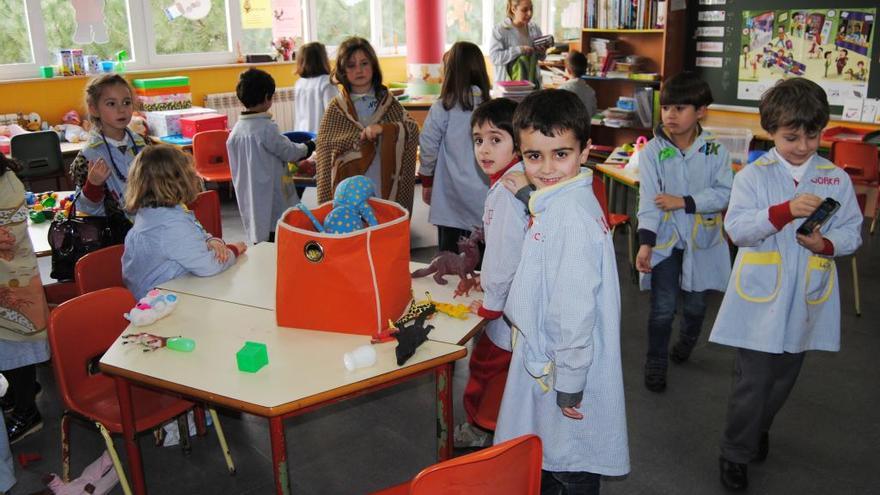 Alumnos de primaria del Colegio La Salle de La Felguera.