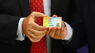 Aviso del Banco de España si te piden el DNI al pagar con tarjeta