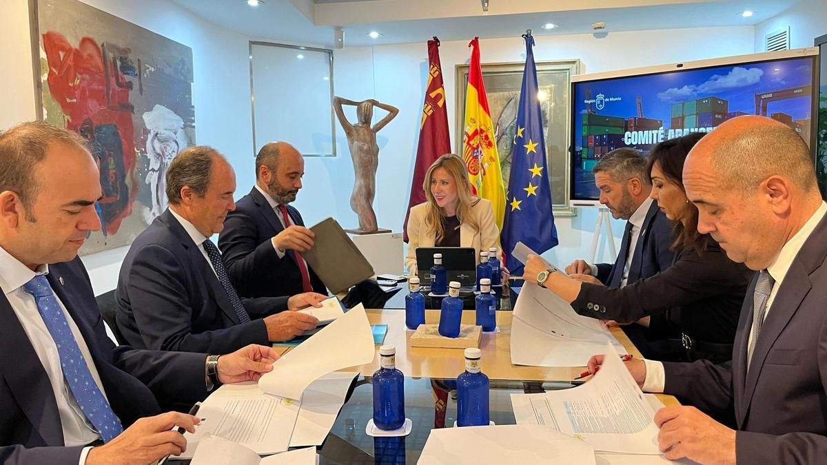 Foto de archivo de la última reunión del Comité Aranceles.