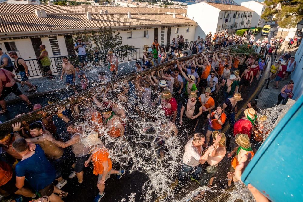 Altea cumple con la tradición de «l'Arbret»