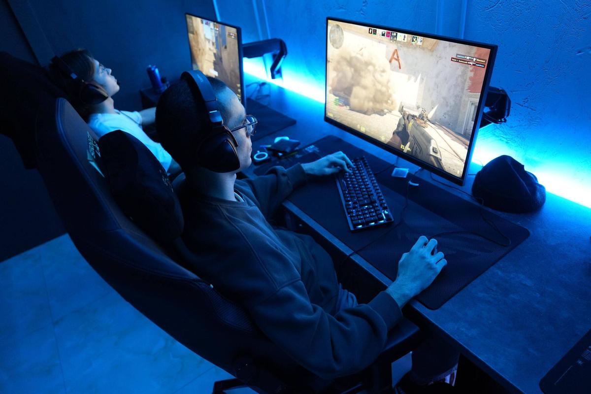 Barcelona 18/02/2026 MVP Gaming space , nuevo local gaming del Eixample. Gamer consola videojuego ordenador juegos valorant fortnite Fotografía de Ferran Nadeu