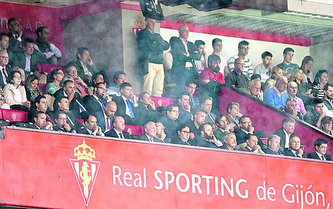 Ambientazo para el derbi asturiano en El Molinón