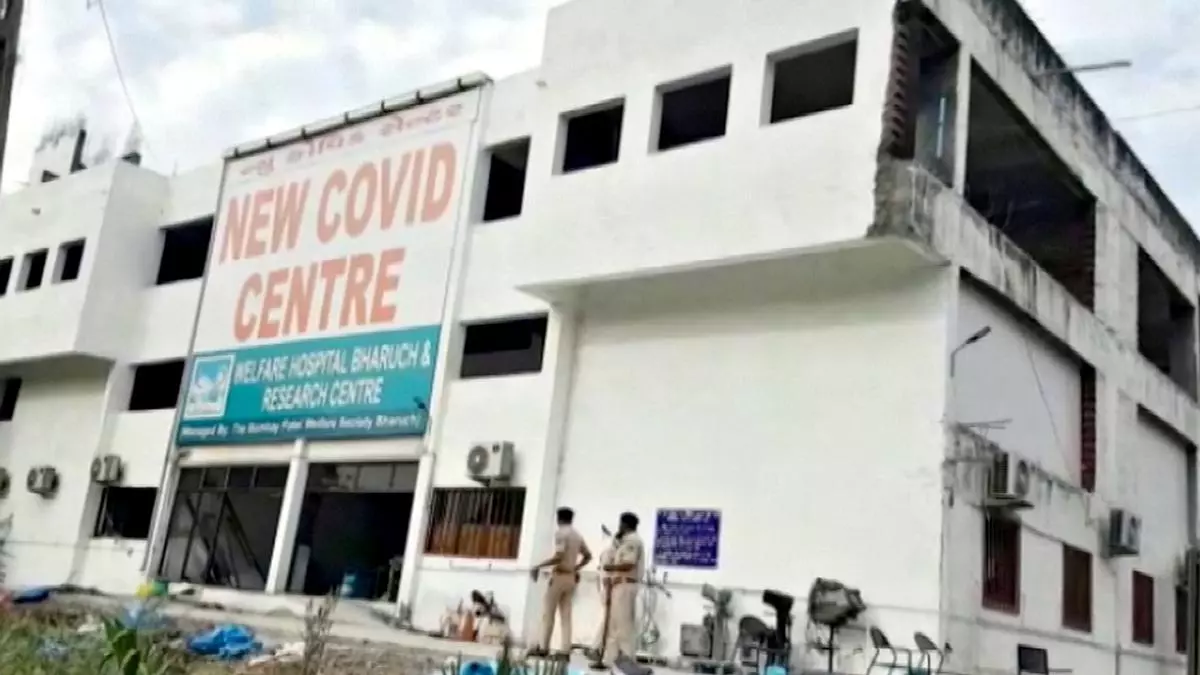 Un bebé muere y otros dos resultan heridos tras el incendio en un hospital en la India