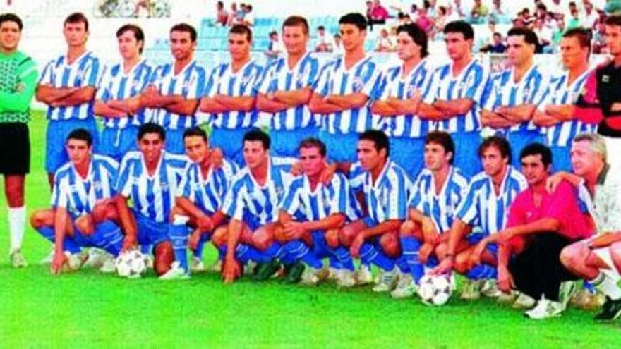 Imagen de la plantilla de la temporada 1994/95 que militaba en Tercera División.