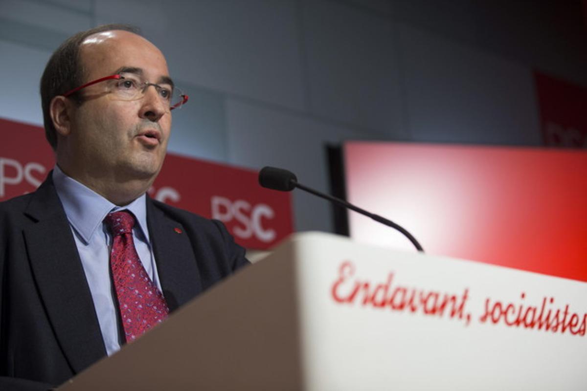 Miquel Iceta, durant la compareixença per valorar la convocatòria de la consulta, aquest dissabte. Miquel Iceta, durant la compareixença per valorar la convocatòria de la consulta, aquest dissabte.