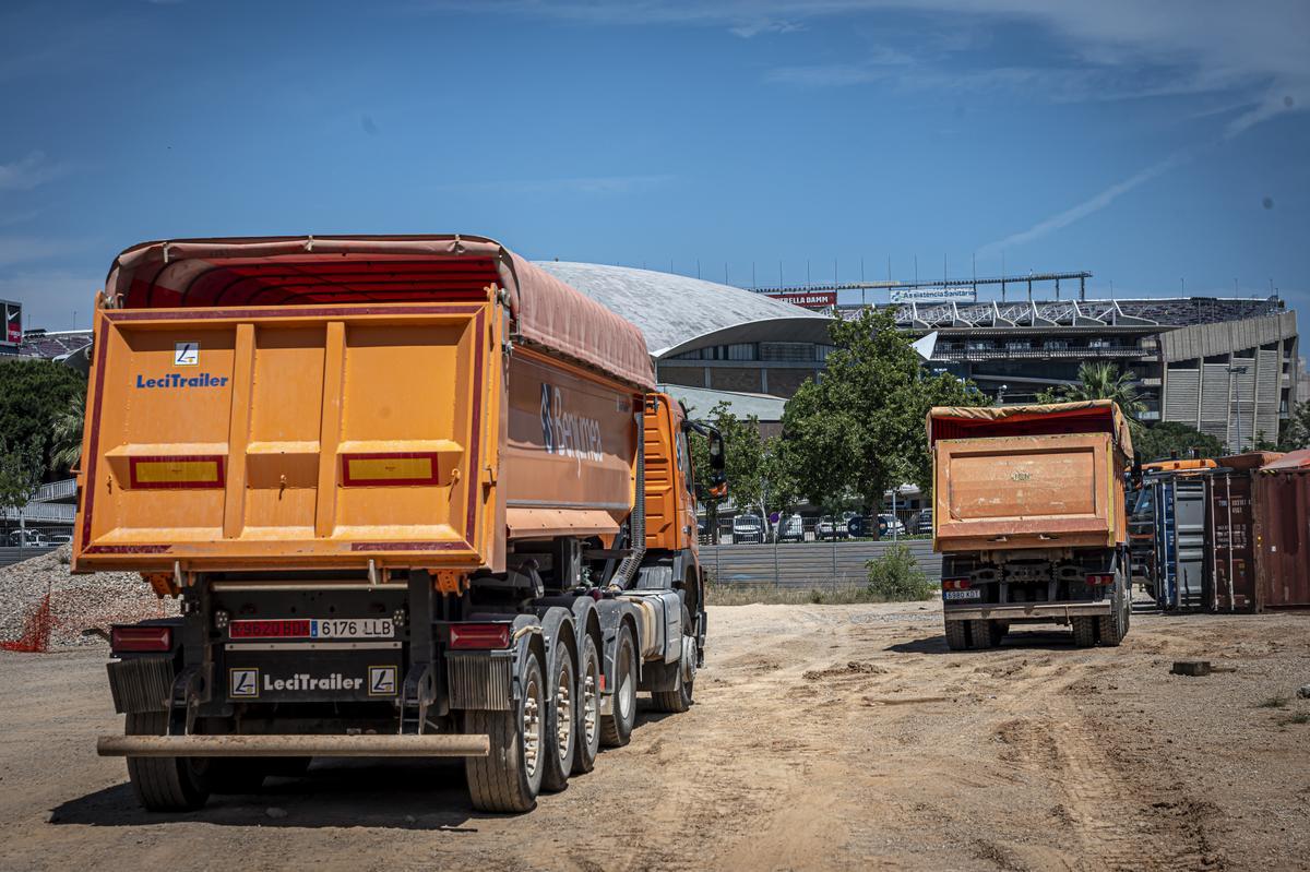 Los camiones toman el Camp Nou: empiezan las obras del estadio